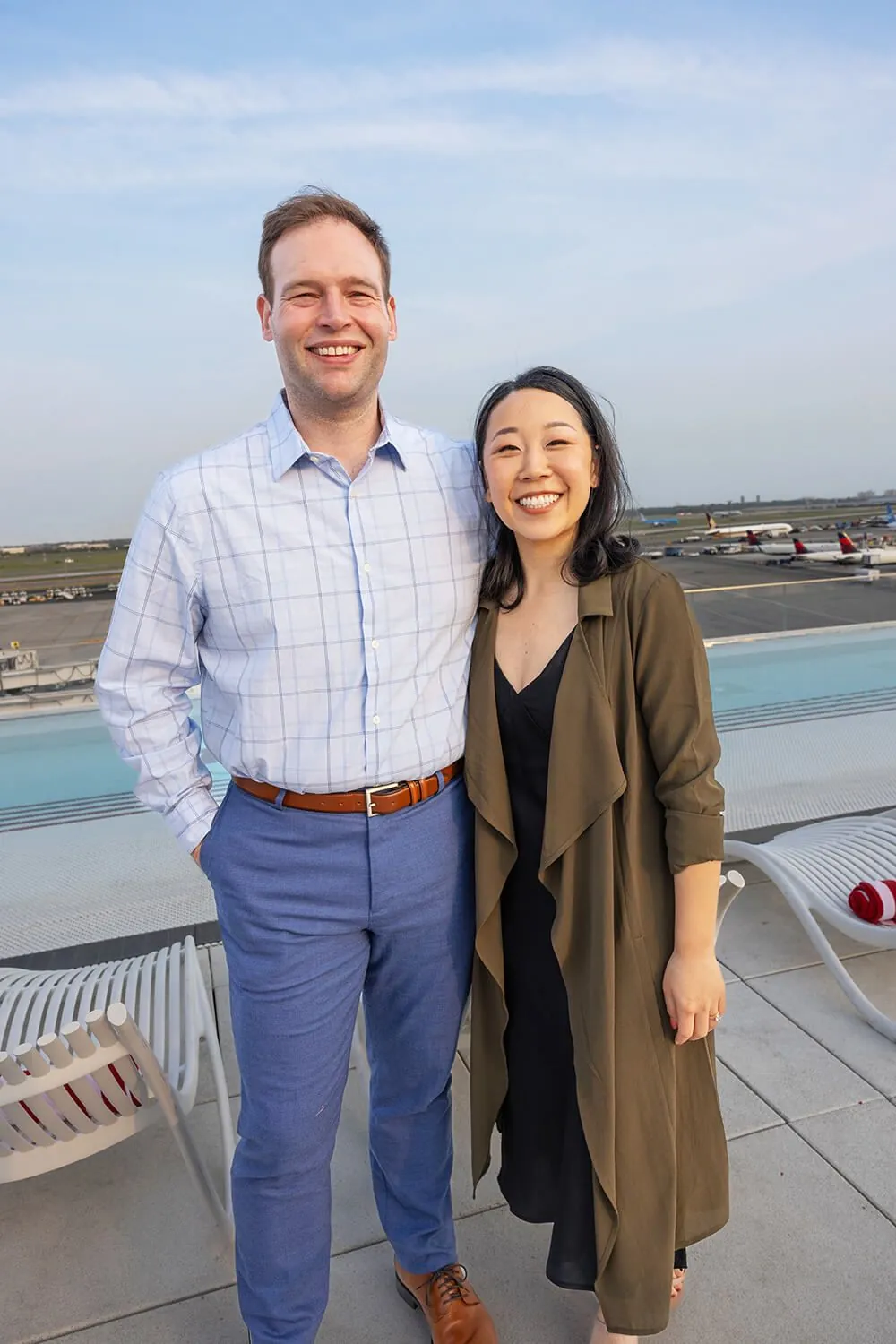 4040 Dr. Laura Shim (right) and Adam Rybczynski;