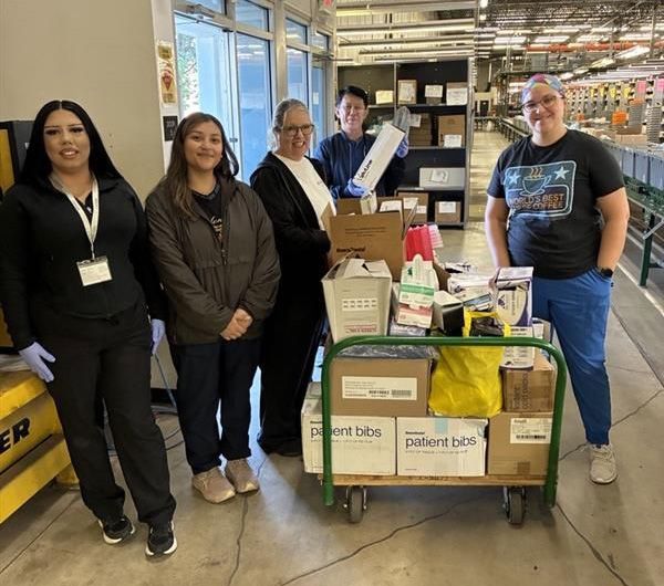 AISLES OF SMILES: The Fort Wayne, Indiana, Distribution Center marked World Smile Day this past October 3 by participating in a community give-back for the benefit of Matthew 25 Health and Care, a nonprofit that provides free and low-cost medical, dental and vision services, as well as food assistance, to underserved individuals in northeast Indiana. 