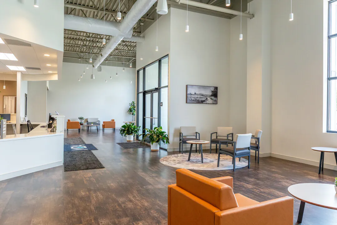 Comfort meets cool: In keeping with its premium feel, Dr. Parry’s practice has Lesro and Herman Miller furnishings throughout. 