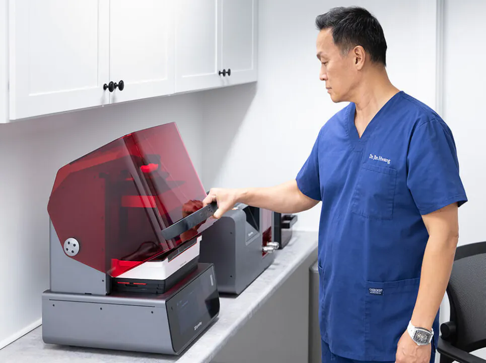 DR. JIN HWANG