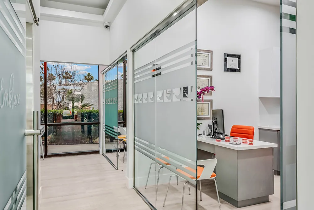 Outside in: Daylight zoning promotes energy savings by using windows and reflective finishes to keep the office bright, reducing the need for artificial light. 