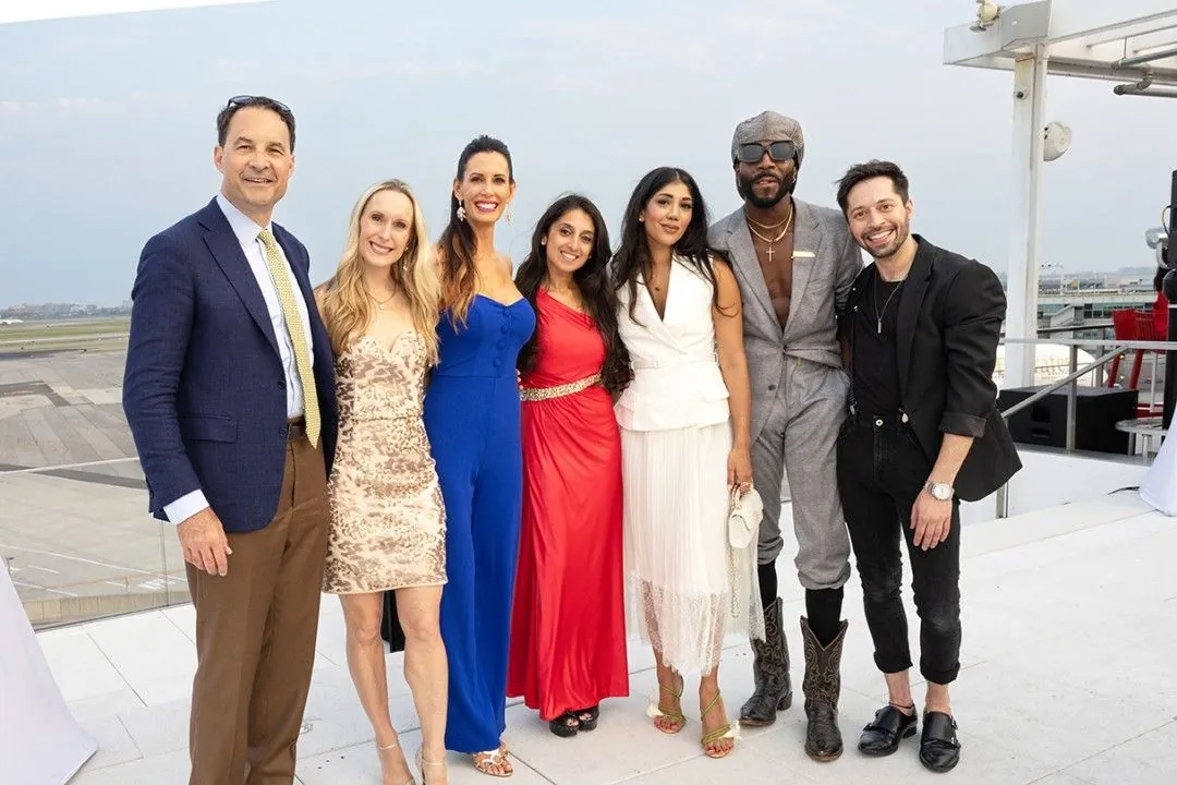 Benco Managing Director Chuck Cohen, Kristina Schenk, 4040 judges Drs. Betsy Carmack and Bansi Doescher, 4040 Dr. Jaskaren Randhawa, 4040 Fashion Director & Producer Jeffrey Ampratwum and Benco Multimedia Designer Michael Gentle;