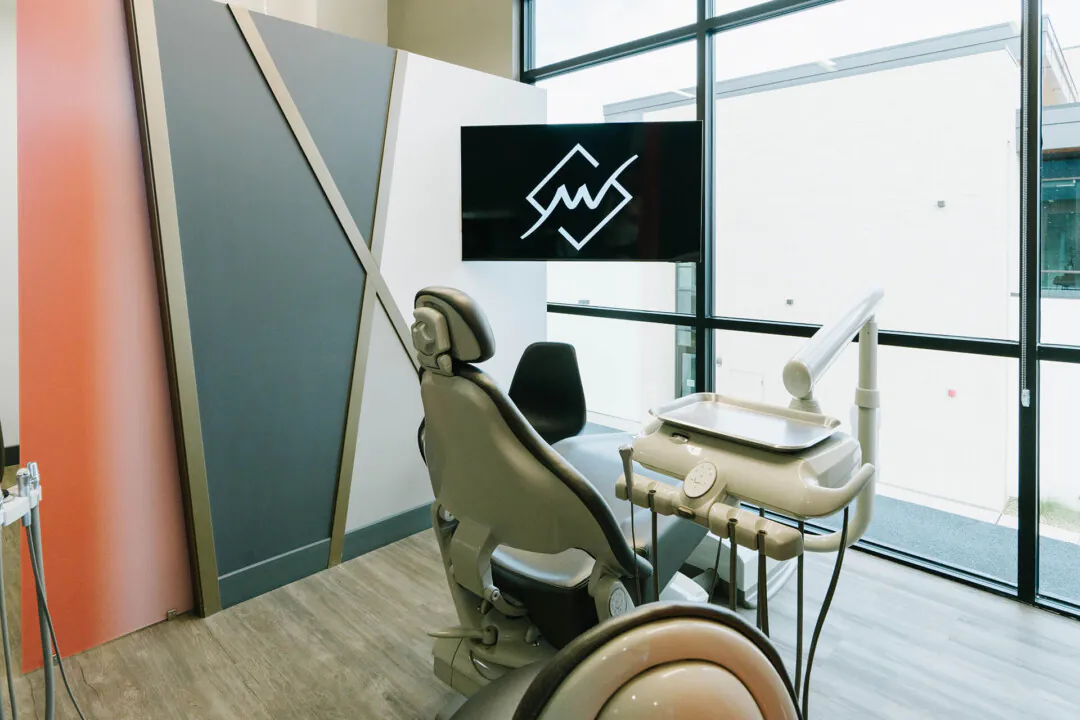 Fresh perspective: The open hygiene area “gave us an opportunity to be more playful with the angles,” says Benco Dental designer Angèle Hashoul, who also placed touches of coral that are echoed throughout the practice interior.